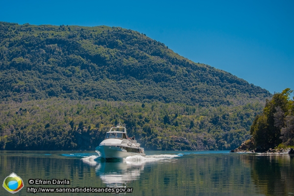 Foto Lancha en el Lago Lacar (Efrain Dávila)