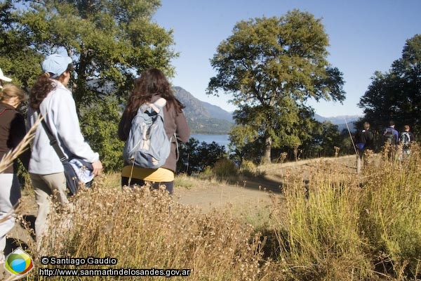 Foto Paseo con vista al lago (Santiago Gaudio)